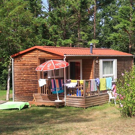 منزل الضيف Devillac  في Camping Fontaine Du Roc المظهر الخارجي الصورة